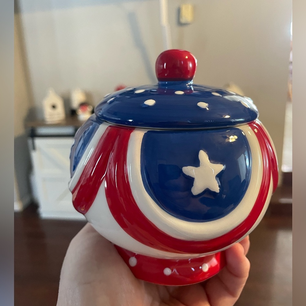 Patriotic Sugar Jar Johanna Parker - Picture 1 of 1